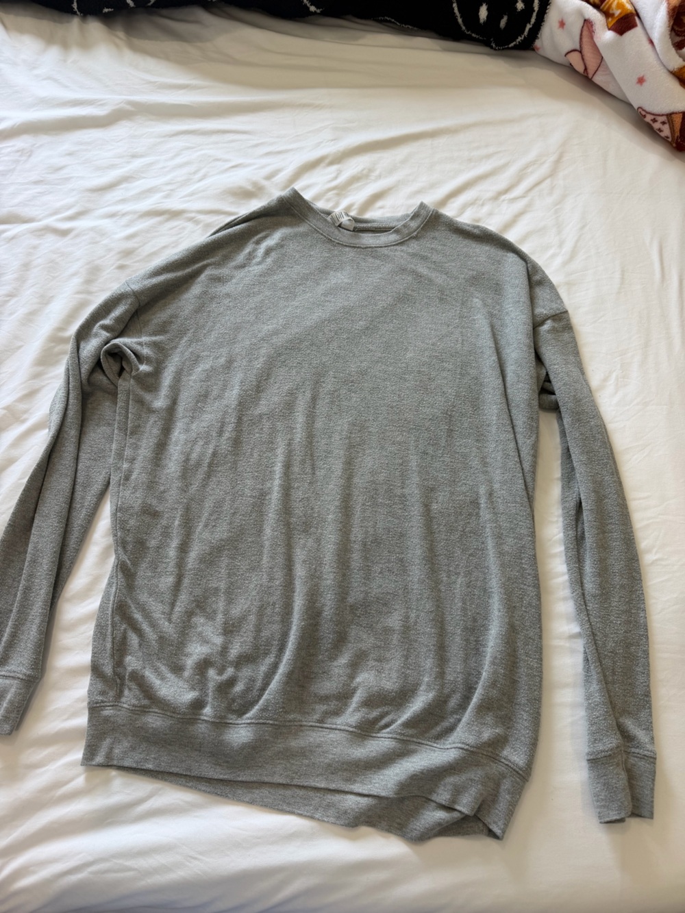ALO Yoga Women’s Crewneck Sweater in Heather Gray